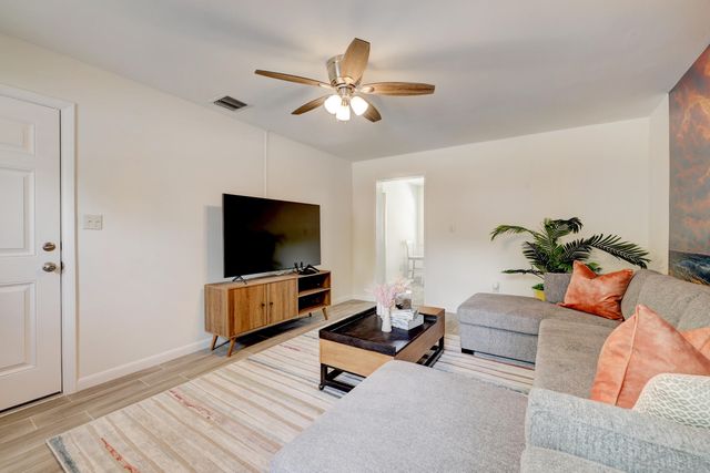 127 S 10th Street, Fort Pierce, FL 34950