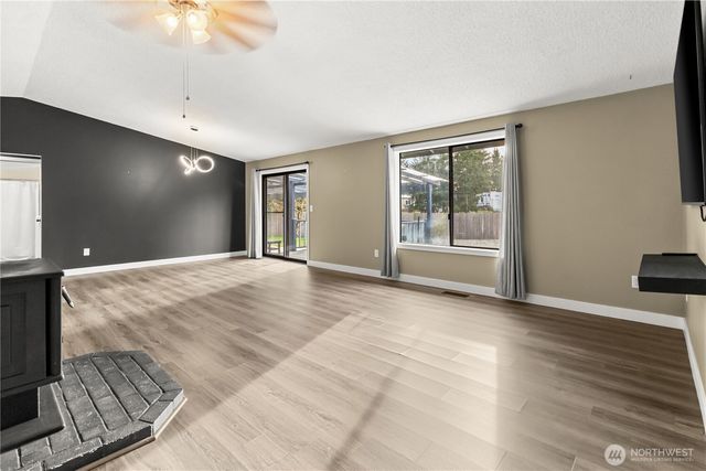 9227 5th Court SE, Olympia, WA 98513