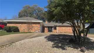 4032 Aragon Drive, Fort Worth, TX 76133