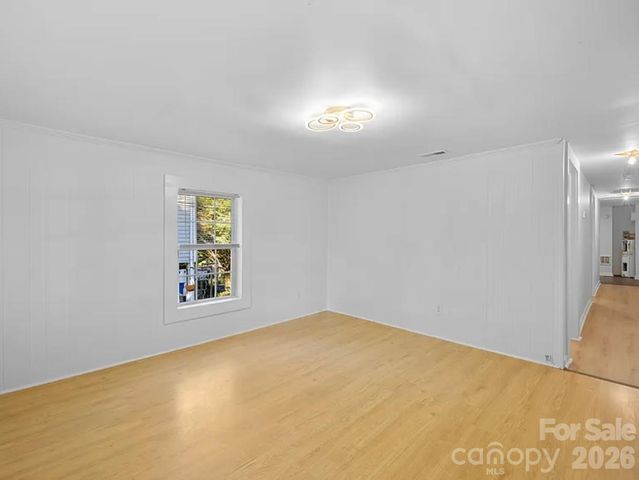 532 E Iredell Avenue, Mooresville, NC 28115