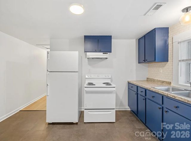 532 E Iredell Avenue, Mooresville, NC 28115