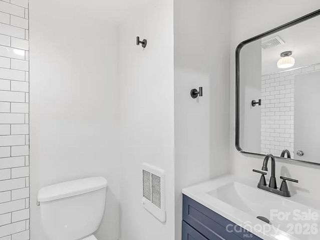532 E Iredell Avenue, Mooresville, NC 28115