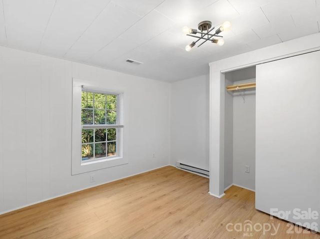 532 E Iredell Avenue, Mooresville, NC 28115
