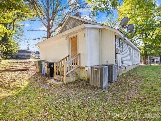 532 E Iredell Avenue, Mooresville, NC 28115