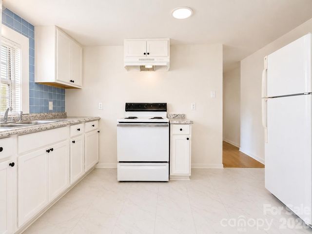 532 E Iredell Avenue, Mooresville, NC 28115
