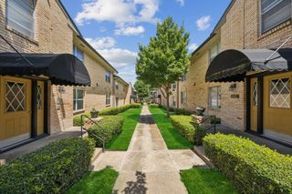 5817 Sandhurst Lane B, Dallas, TX 75206