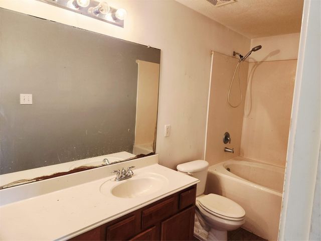 9803 Wedgeford Court, Houston, TX 77044