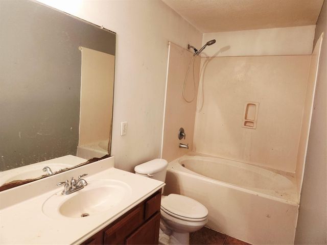 9803 Wedgeford Court, Houston, TX 77044