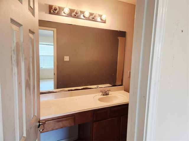 9803 Wedgeford Court, Houston, TX 77044