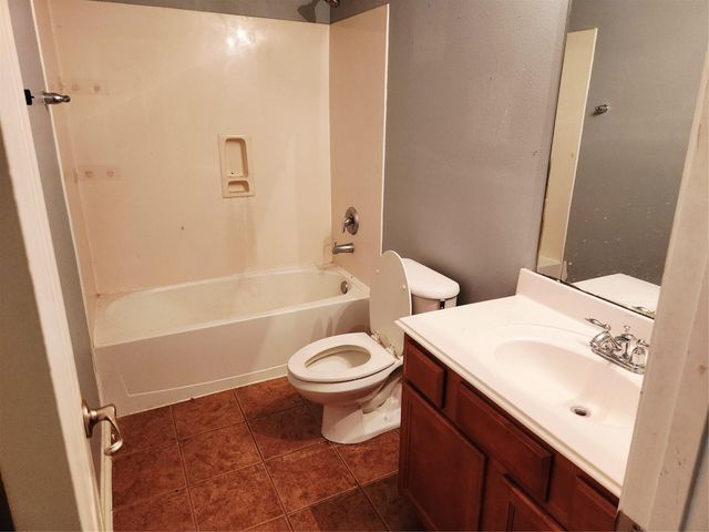 9803 Wedgeford Court, Houston, TX 77044