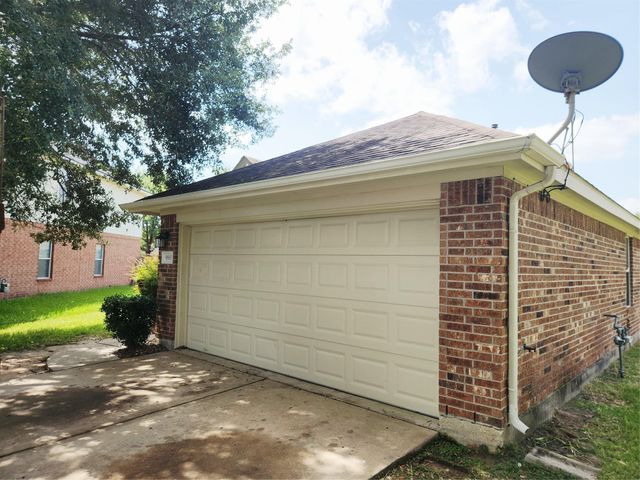 9803 Wedgeford Court, Houston, TX 77044