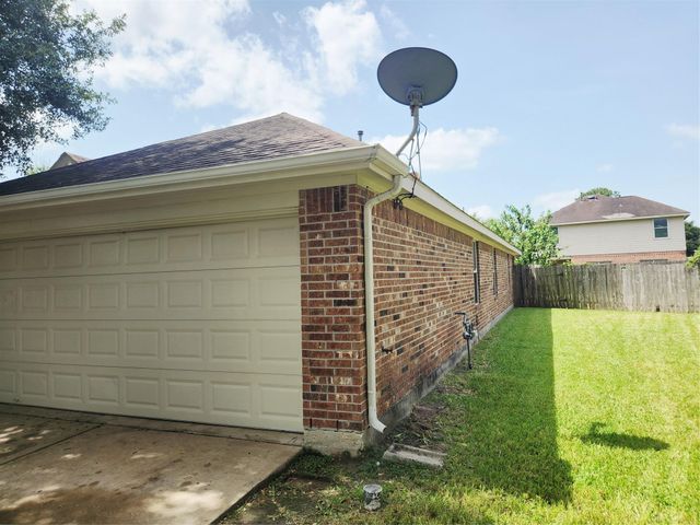 9803 Wedgeford Court, Houston, TX 77044