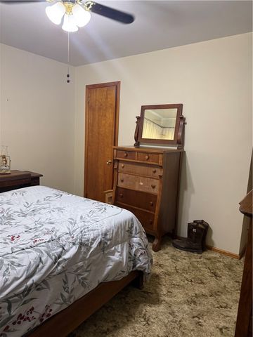 112 Easy St, Uniontown, PA 15401