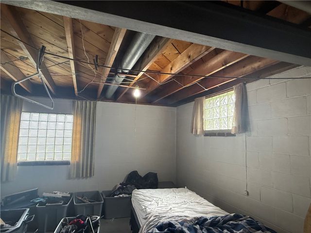 112 Easy St, Uniontown, PA 15401