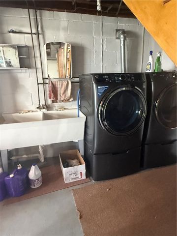 112 Easy St, Uniontown, PA 15401