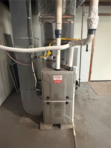 112 Easy St, Uniontown, PA 15401