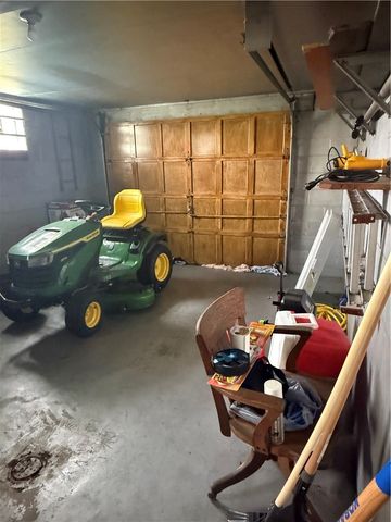 112 Easy St, Uniontown, PA 15401