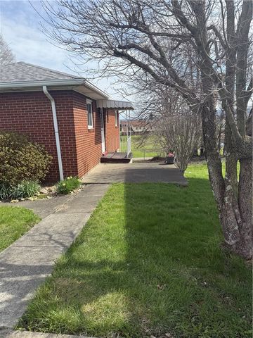 112 Easy St, Uniontown, PA 15401