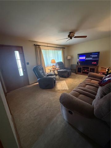 112 Easy St, Uniontown, PA 15401