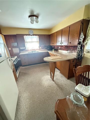 112 Easy St, Uniontown, PA 15401