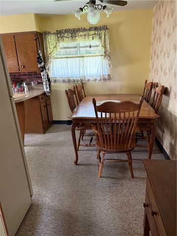 112 Easy St, Uniontown, PA 15401