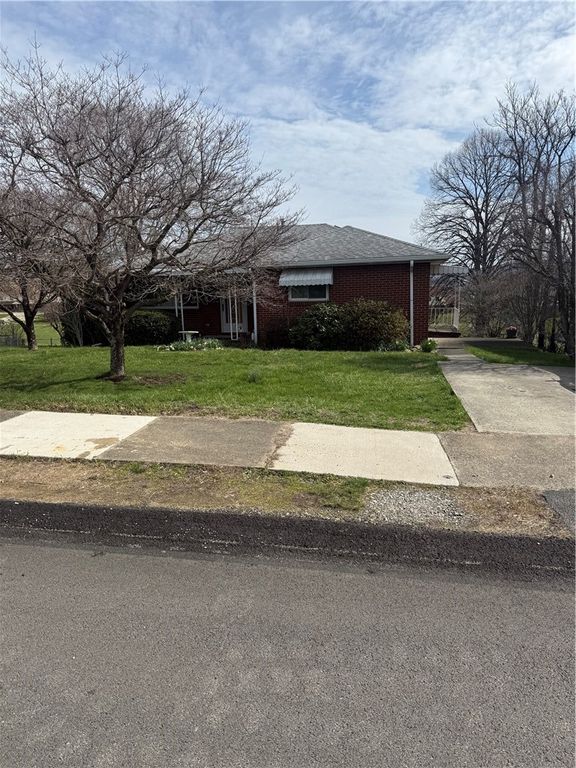 112 Easy St, Uniontown, PA 15401