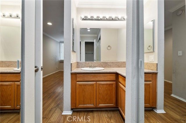 5325 Newcastle Avenue 319, Encino (los Angeles), CA 91316