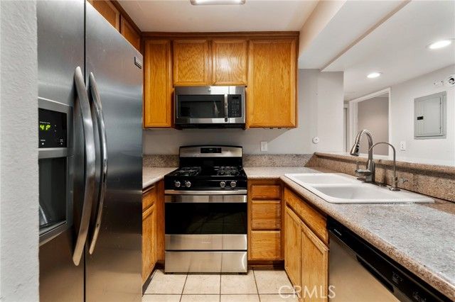 5325 Newcastle Avenue 319, Encino (los Angeles), CA 91316