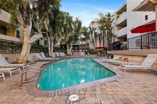 5325 Newcastle Avenue 319, Encino (los Angeles), CA 91316