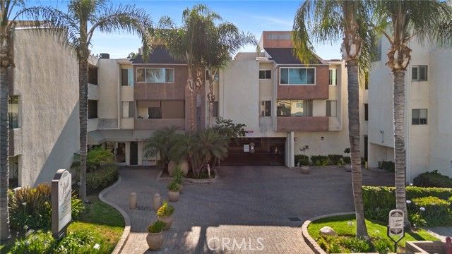 5325 Newcastle Avenue 319, Encino (los Angeles), CA 91316