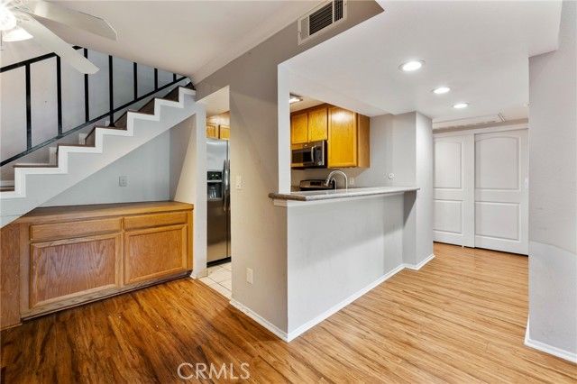 5325 Newcastle Avenue 319, Encino (los Angeles), CA 91316