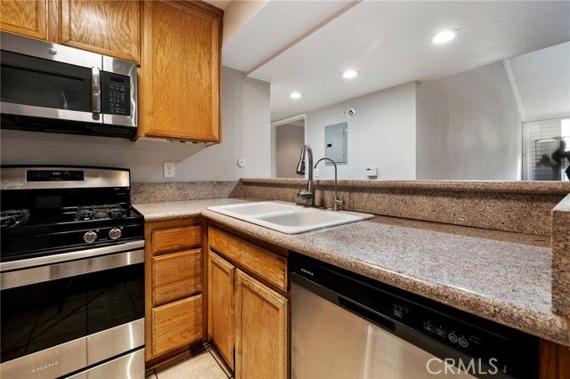 5325 Newcastle Avenue 319, Encino (los Angeles), CA 91316