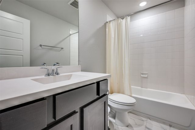 4713 Honeysuckle Court, Aubrey, TX 76227