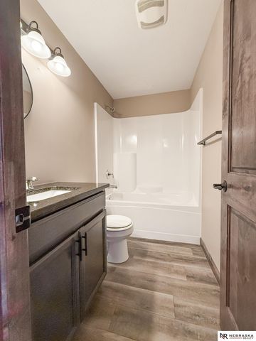 1539 Stonewood Avenue, Grand Island, NE 68803