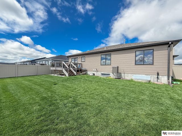 1539 Stonewood Avenue, Grand Island, NE 68803