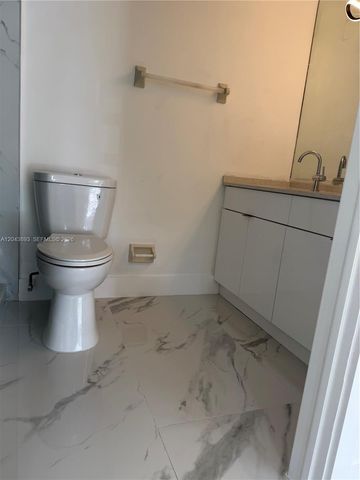 11123 NW 7th St 103-4, Miami, FL 33172