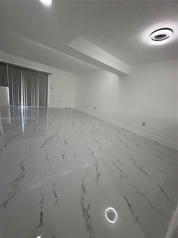 11123 NW 7th St 103-4, Miami, FL 33172