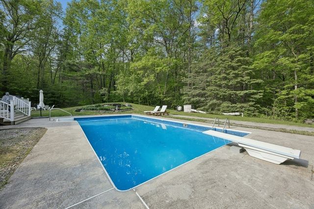 24 Fowler Street, Upton, MA 01568