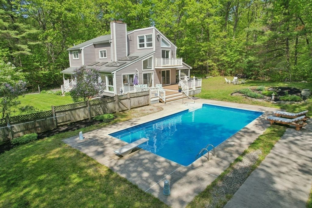 24 Fowler Street, Upton, MA 01568