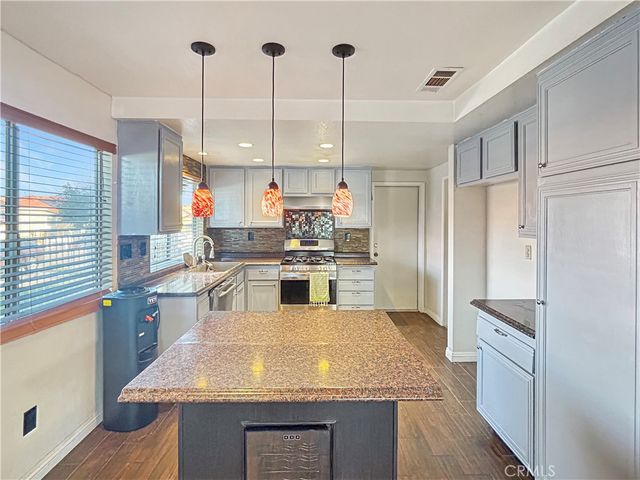 9100 Clay Canyon Dr., Corona, CA 92883