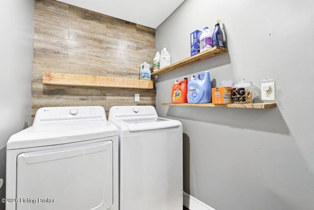 242 Kingswood Ct, Taylorsville, KY 40071