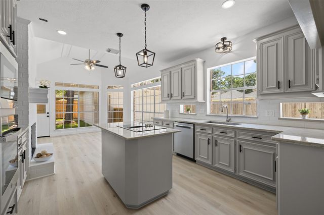 12927 Golden Rainbow Drive, Cypress, TX 77429