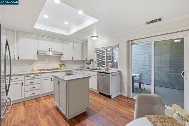 1707 Geary Rd, Walnut Creek, CA 94597