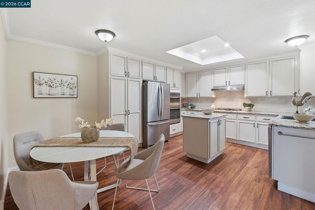 1707 Geary Rd, Walnut Creek, CA 94597