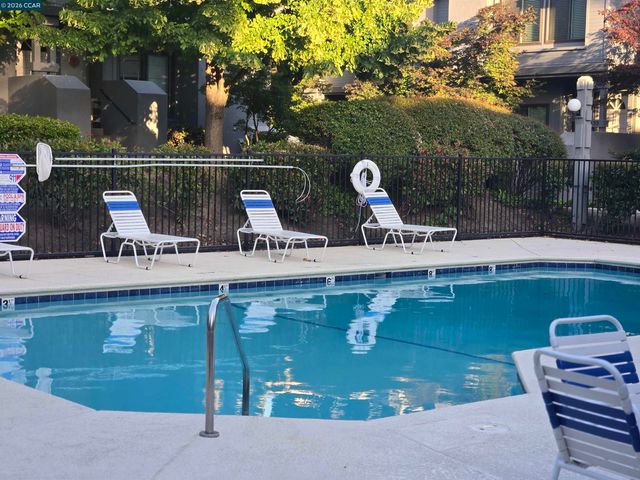 1707 Geary Rd, Walnut Creek, CA 94597