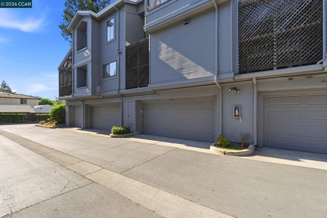 1707 Geary Rd, Walnut Creek, CA 94597