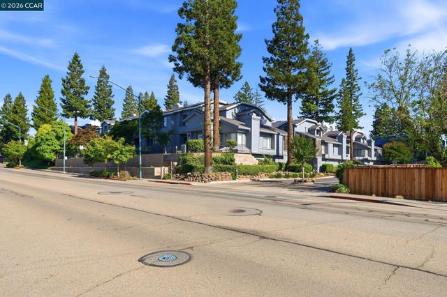 1707 Geary Rd, Walnut Creek, CA 94597