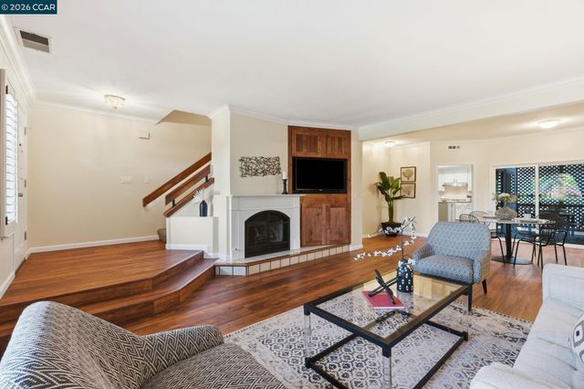 1707 Geary Rd, Walnut Creek, CA 94597