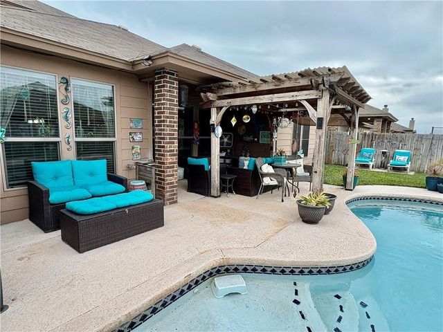 1120 Santa Catalina St, Portland, TX 78374