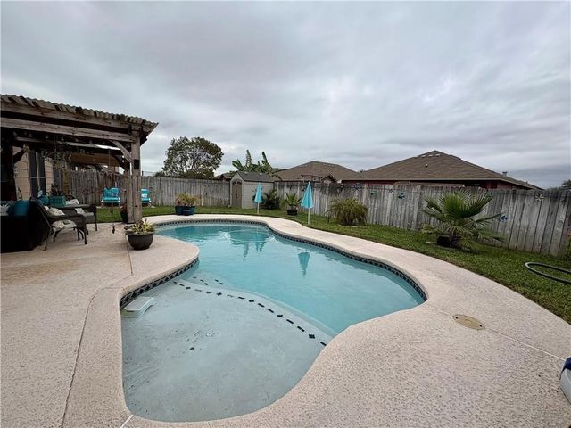 1120 Santa Catalina St, Portland, TX 78374